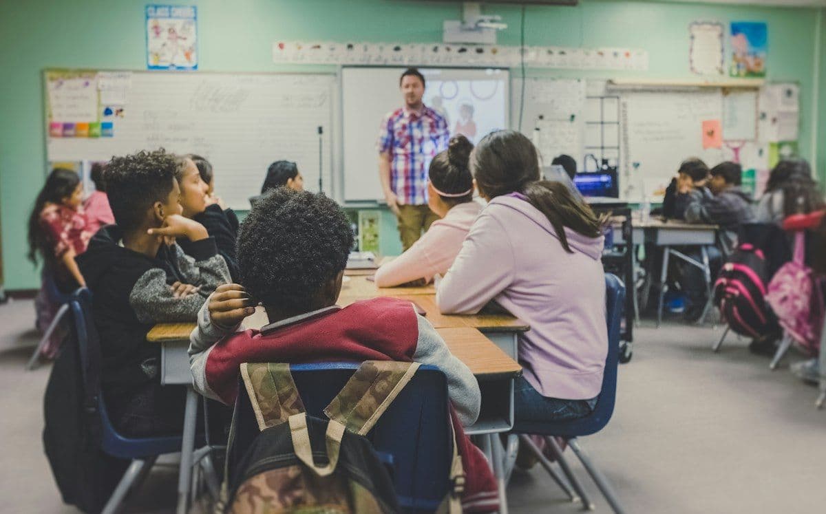 IA en instituciones educativas LATAM: guía 2026